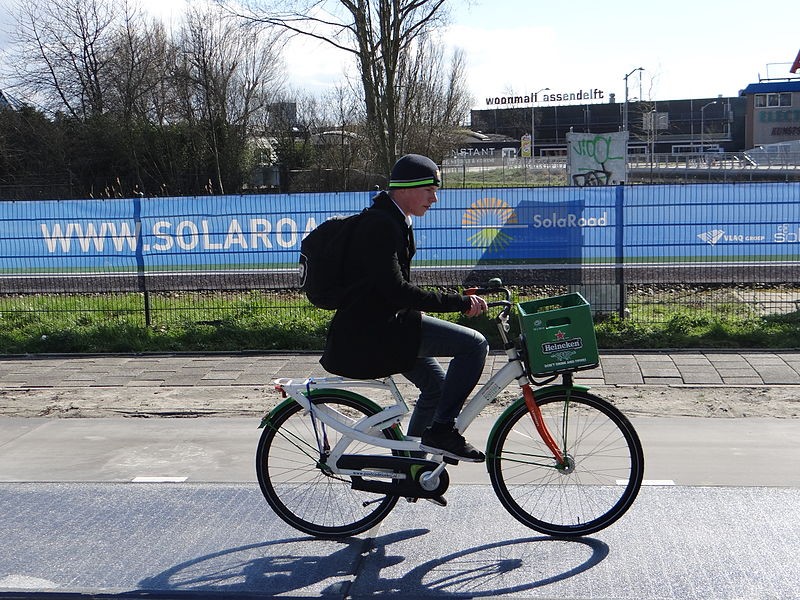 SolaRoad bike path in the Netherlands