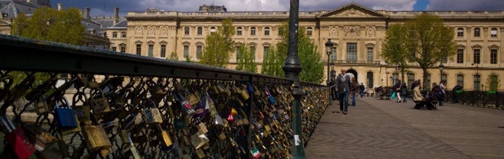 Love Lock bridge in Paris then & now: The Pont des Arts